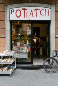 Libreria Potlatch, un presidio culturale in via Padova